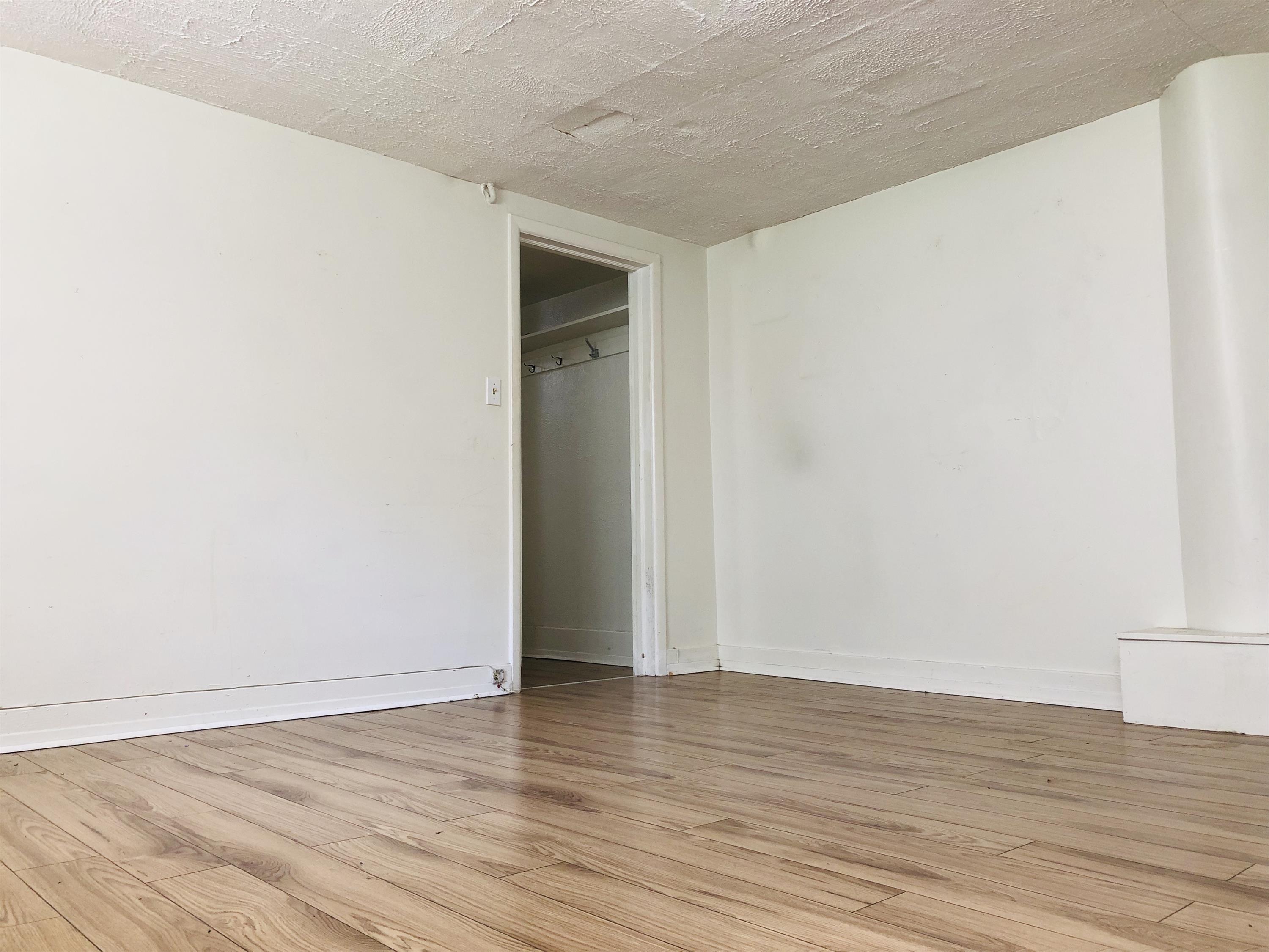 1-107 Kingsmount Boulevard